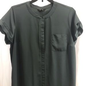 Super cute short sleeve blouse